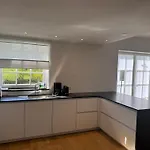 Maison Avec Piscine Dans Un Environnement Idyllique *