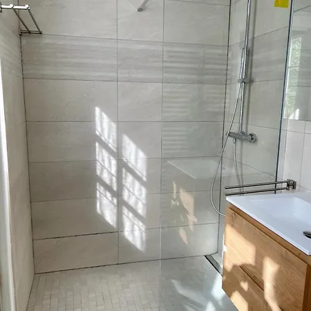 Maison Privative Dans Un Environnement Idyllique *