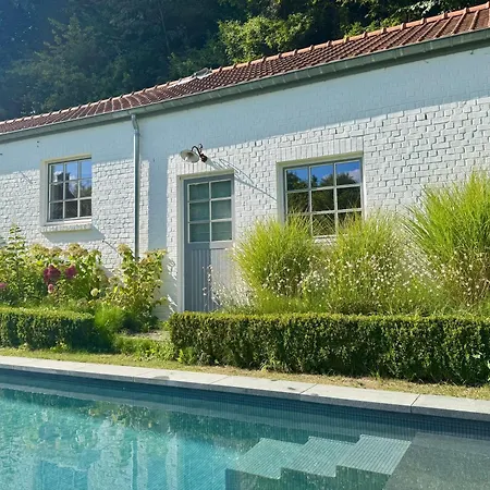 Maison Avec Piscine Dans Un Environnement Idyllique